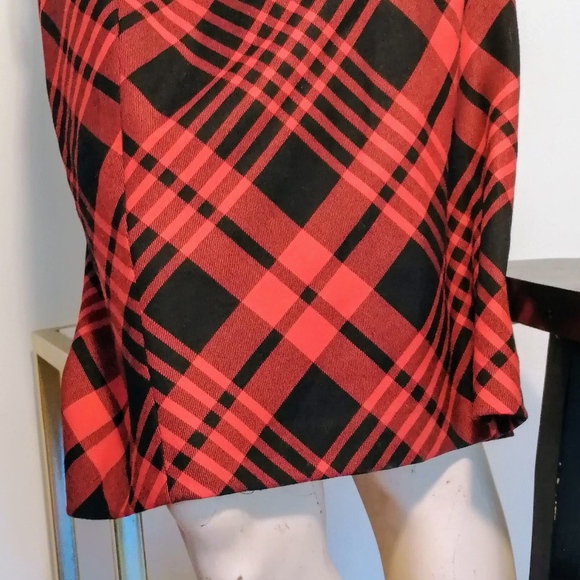 Ladies size 8 Anne Klein red tartan plaid skirt - Picture 2 of 4
